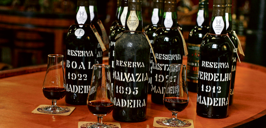 Garrafa antiga de Vinho da Madeira, Malvazia Reserva de 1895